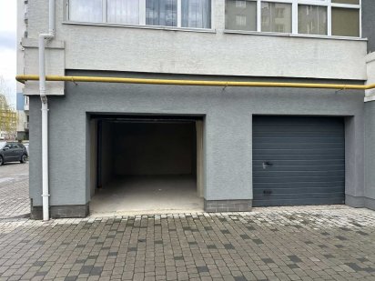 Продаж гаража в ЖК Левада Затишна по вулиці Довженка Крихівці