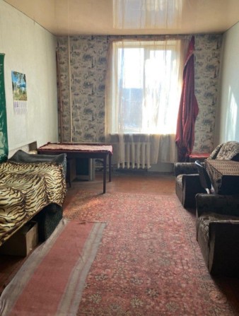 Сдам на Пионере комнату в общежитии без доплат 19,5м2 с ТВ и холодильн - фото 1