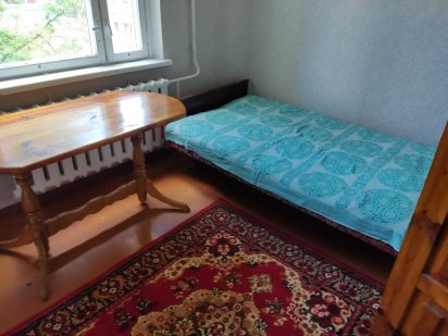 Здається кімната без хозяїв 2000 за все Чернігів