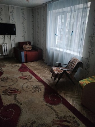 Простора кімната з комунальними - фото 1