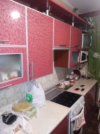 сдам для 1 девушки комнату с хозяйкой Таирова пр Небесной сотни - фото 1