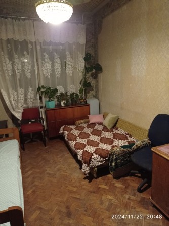 Здається затишна мебльована кімната в 3-кімнатній квартирі. - фото 1