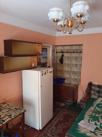 Літовський проспект 10. Кімната в 3-х кімнатній комунальній квартирі - фото 1
