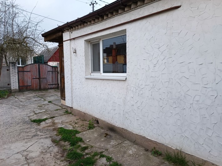 Частина будинку Короленка біля жіночого монастиря. - фото 1