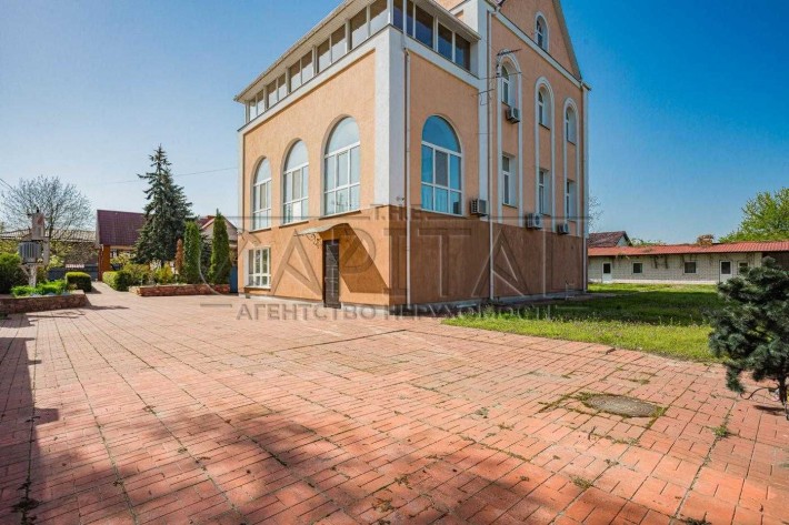 Здається в оренду затишний будинок на Осокорках 25 соток Садова 450м2 - фото 1