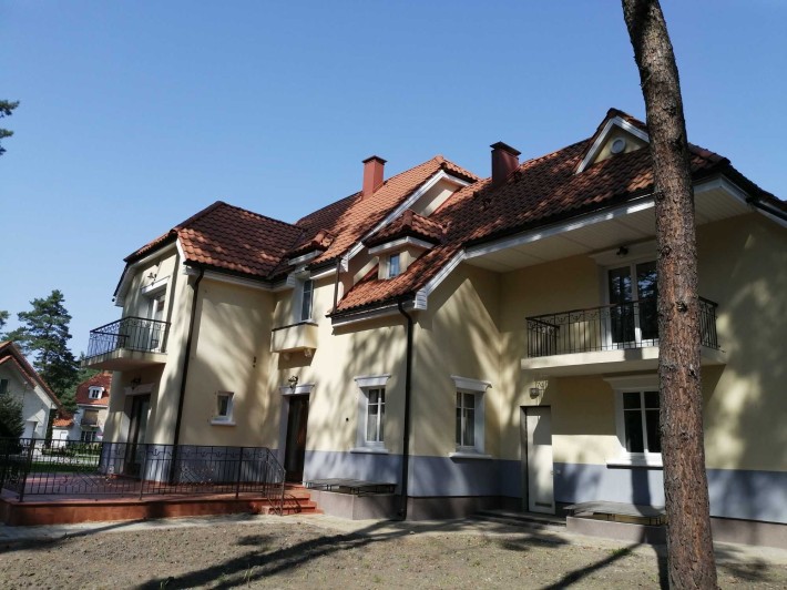 Дом в сосновом лесу в Конче Заспе - фото 1