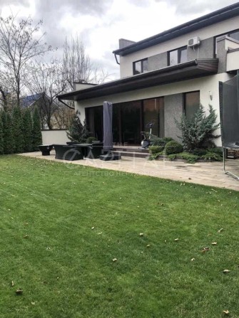 Оренда котеджу 250м2, 6сот, 4кім з терасою, зоною BBQ, спорт.майданчик - фото 1