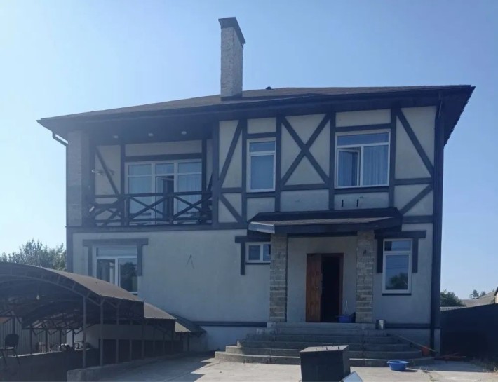 Оренда будинку з цоколем в Стоянці - фото 1