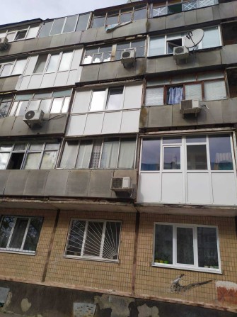 Продам гостинку  со своим санузлом - фото 1
