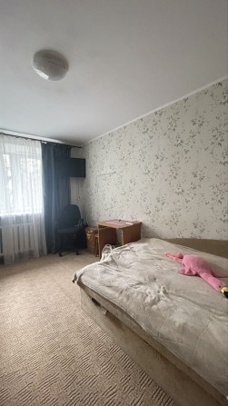 Продам комнату с хорошим ремонтом в кирпичном доме на Таирова - фото 1