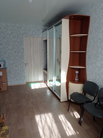 Продам гостинку м Захисників України - фото 1