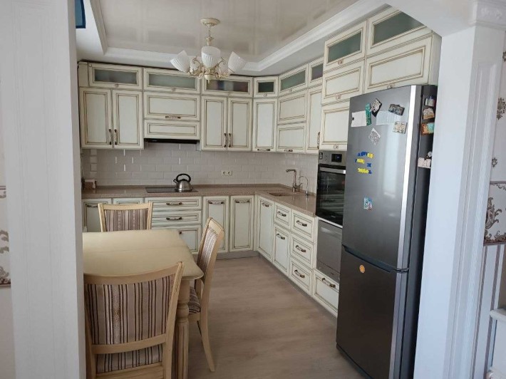 На продаж 4-кімнатну квартира і гараж в м. Охтирка, мікрорайон Дачний - фото 1