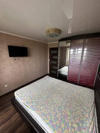 Продам 2-х кімнатну квартиру з меблями - фото 1