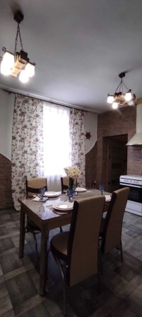 Продаж квартири в напівособняку з інд. опален. та  ділянкою з гаражем - фото 1
