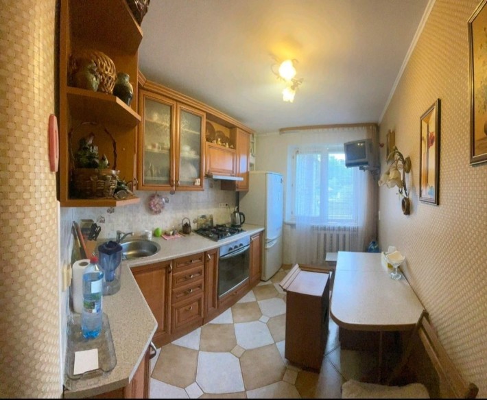 Продаж 3-х кімнатної квартири р-н  (16 школи) - фото 1