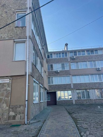 продається євро-2 Гостомель поруч з озером - фото 1