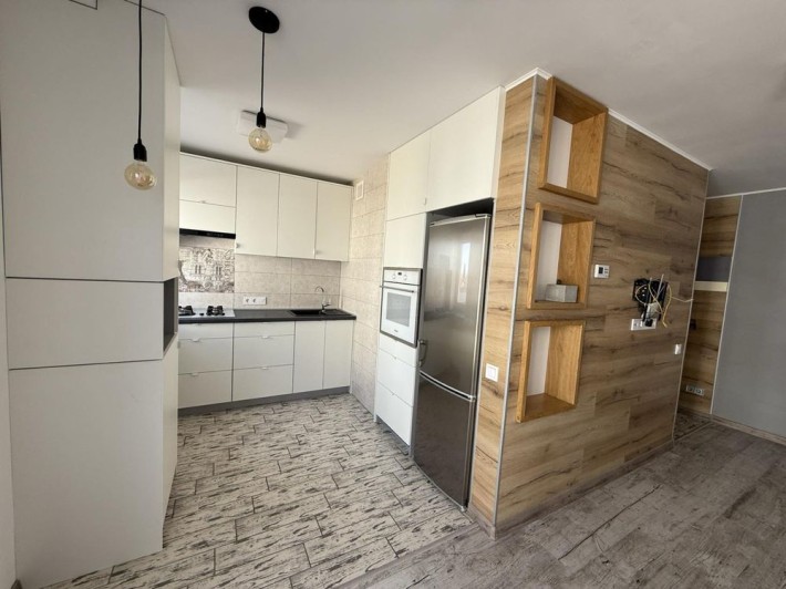 Продаж 2-кімнатної квартири з ремонтом - фото 1