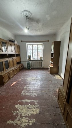 Продам 2-комнатную жэковскую квартиру Центр - фото 1
