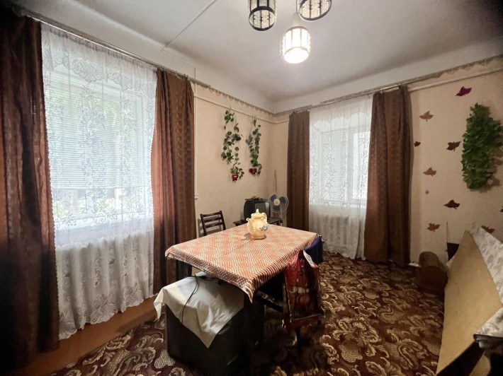 Продам 2-комнатную квартиру с отдельным двором - фото 1