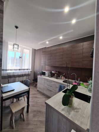 Однокімнатна квартира з ремонтом в новобудові - фото 1