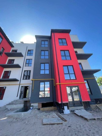 Простора 1-кімнатна 48 м², 3 поверх, чорнове оздоблення - фото 1