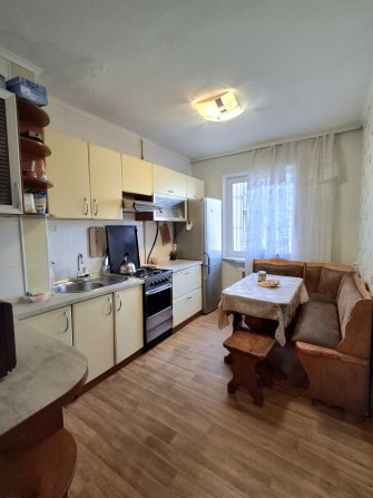 Продам 3к квартиру ,  2 этаж 9 эт. дом . - фото 1