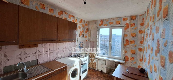 У продажу 3 кімн. квартира у центрі м. Чорноморськ. - фото 1