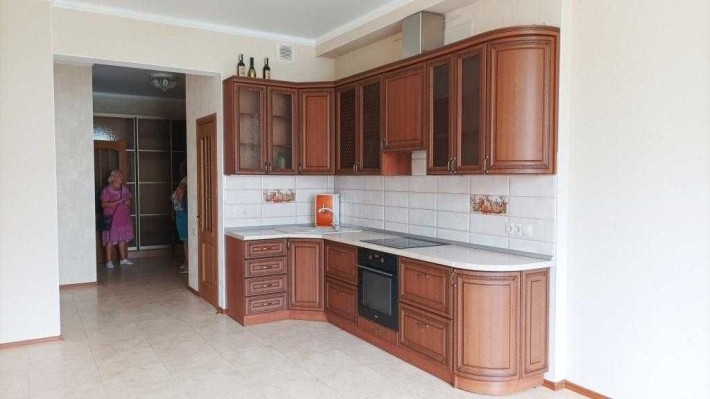 Продам новую современную 3х ком кв,
объем и площадь -впечатляют! - фото 1