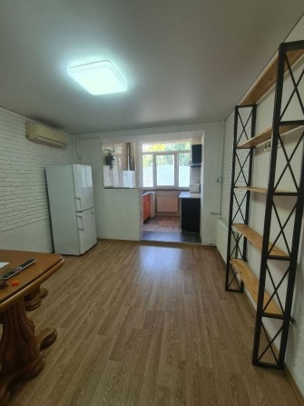 Двокімнатна простора квартира у морському квадраті - фото 1