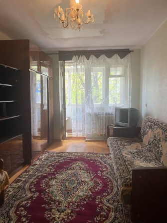 В продаже 3 комнатная в спальном районе - фото 1