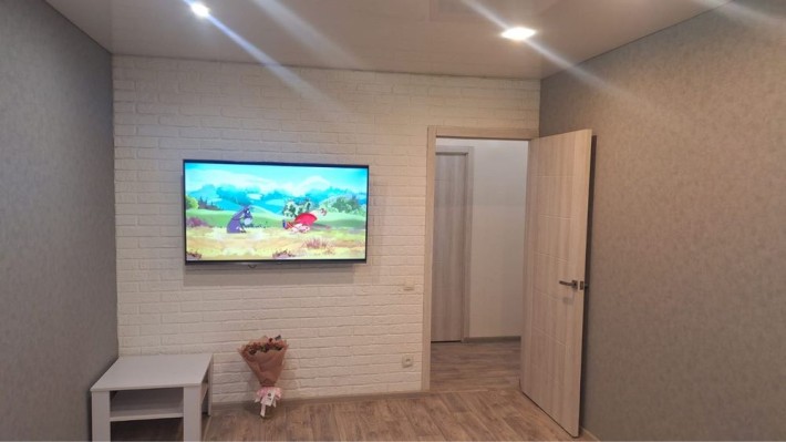 Продам 3-х кімнатну квартиру на  4 мікрорайоні - фото 1