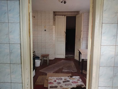 Продам 2-х комнатную квартиру ЖЕКовского типа Лубны