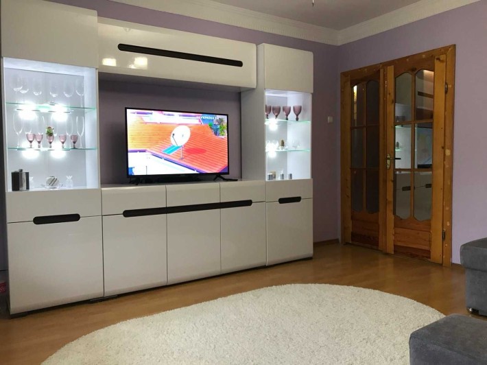 Продаж трикімнатної квартири - фото 1