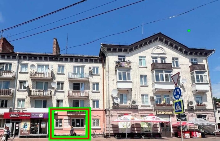 Торг. Продам квартиру з двома вікнами на центральну площу Ніжина. - фото 1