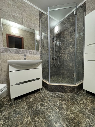 Продам 1 кімнатну квартиру в центрі міста - фото 1