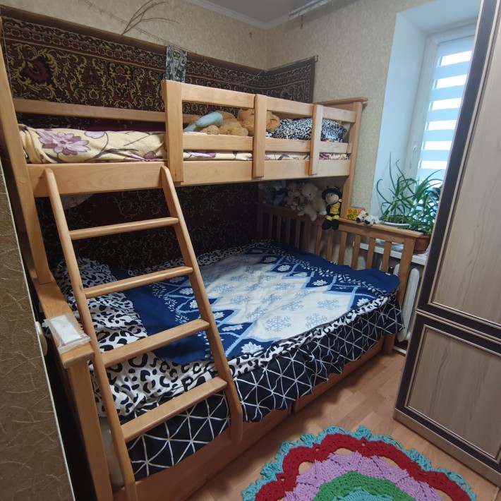 Трикімнатна квартира з індивідуальними опаленням - фото 1