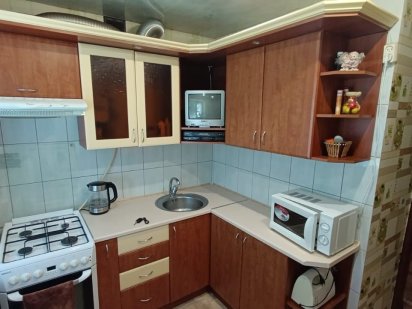 Продаю трёхкомнатнаю квартиру с гаражем в Славянске 