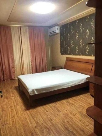 В продаже 3 комнатная квартира с хорошим ремонтом. - фото 1
