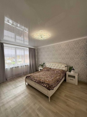 Продається 3-кімнатна квартира з АВТОНОМНИМ ОПАЛЕННЯМ - фото 1