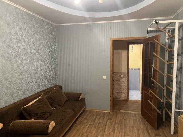 Продам 3-х комнатную квартиру улучшенной планировки - фото 1