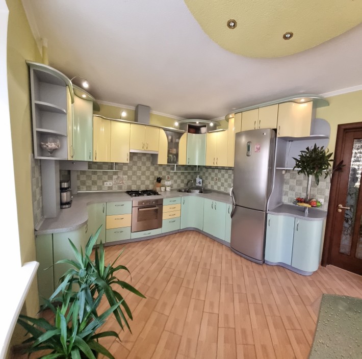 Продається 3к квартира по вулиці Зарічанській - фото 1