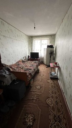 Трикімнатна квартира, простий житловий стан, все залишається - фото 1