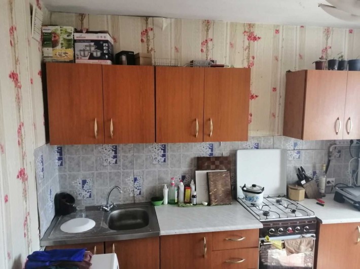 Продається 1 кімнатна квартира в гарному районі міста - фото 1