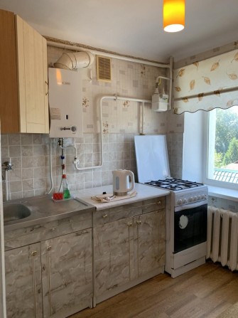 Продам 1 кімнатну квартиру в центрі міста, Філармонія,не кутова, 2 пов - фото 1