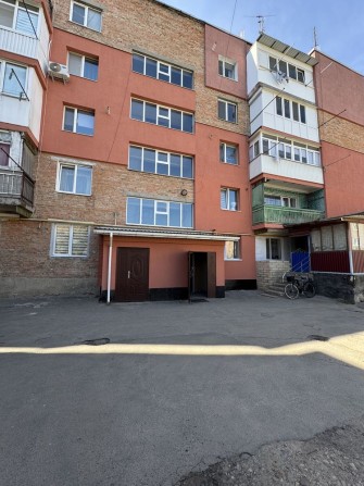 Гнівань вул Прмислова  ЖБК .Двукімнатна  квартира в гуртожитку - фото 1