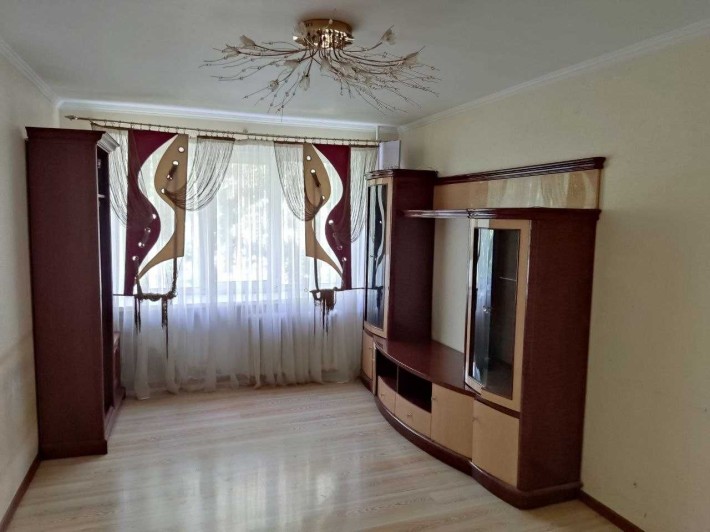 2К, інститутська, хороша ціна , поверх і сам стан квартири хороші - фото 1