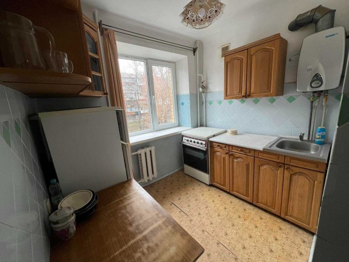 3к квартира Виставка, середній поверх, цегла. НИЗЬКА ЦІНА - фото 1