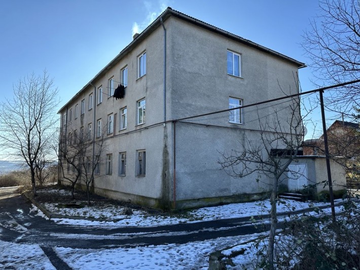 Цілий 1 поверх 4 Квартири 320кв Ціна за всі квартири Можливий Обмін - фото 1
