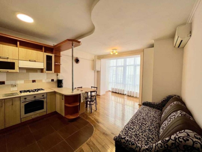 Продаж. 3 кімн кв-ра. Галицька, 203. Жилий стан. - фото 1