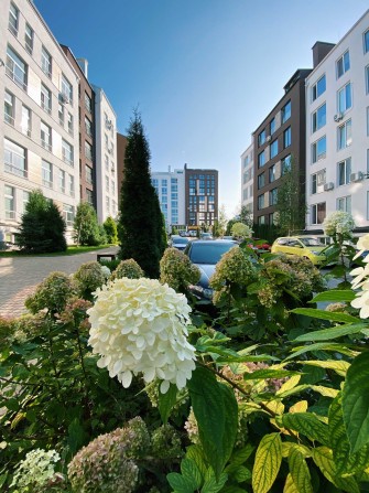 Продається 3-кімнатна квартира в с. Білогородка, ЖК Center - фото 1